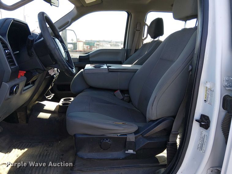 image for item EC1303 2017 Ford F250 Super Duty Crew Cab utility bed pickup truck