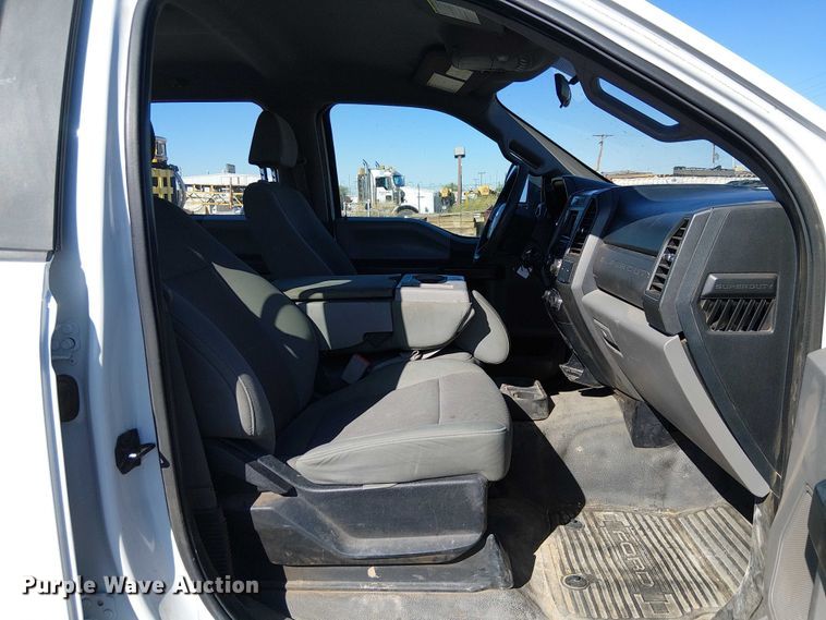 image for item EC1303 2017 Ford F250 Super Duty Crew Cab utility bed pickup truck