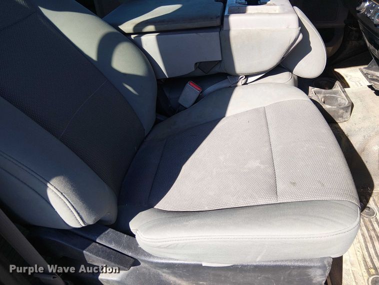 image for item EC1303 2017 Ford F250 Super Duty Crew Cab utility bed pickup truck