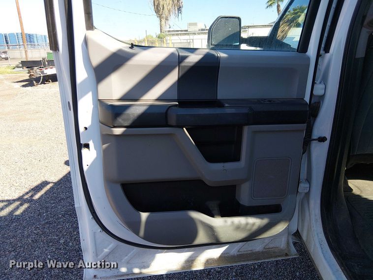 image for item EC1303 2017 Ford F250 Super Duty Crew Cab utility bed pickup truck