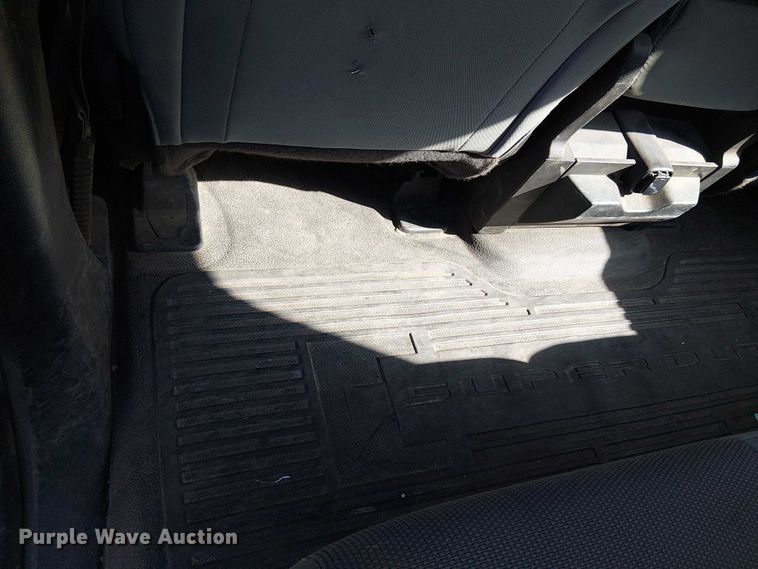 image for item EC1303 2017 Ford F250 Super Duty Crew Cab utility bed pickup truck