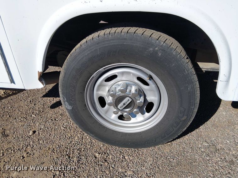 image for item EC1303 2017 Ford F250 Super Duty Crew Cab utility bed pickup truck