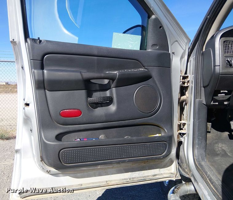 image for item EC1314 2003 Dodge Ram 2500 Quad Cab pickup truck
