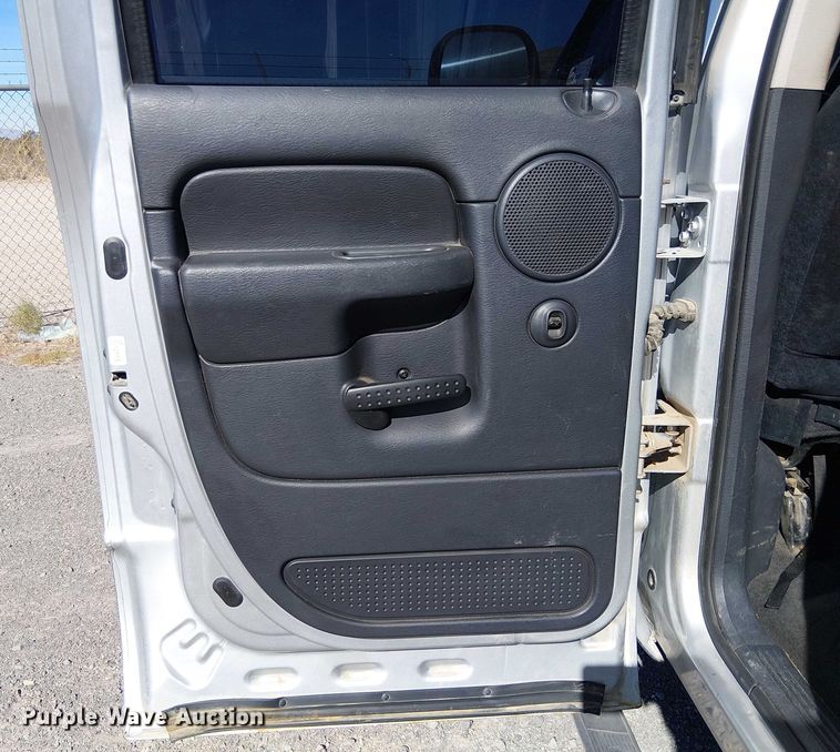 image for item EC1314 2003 Dodge Ram 2500 Quad Cab pickup truck