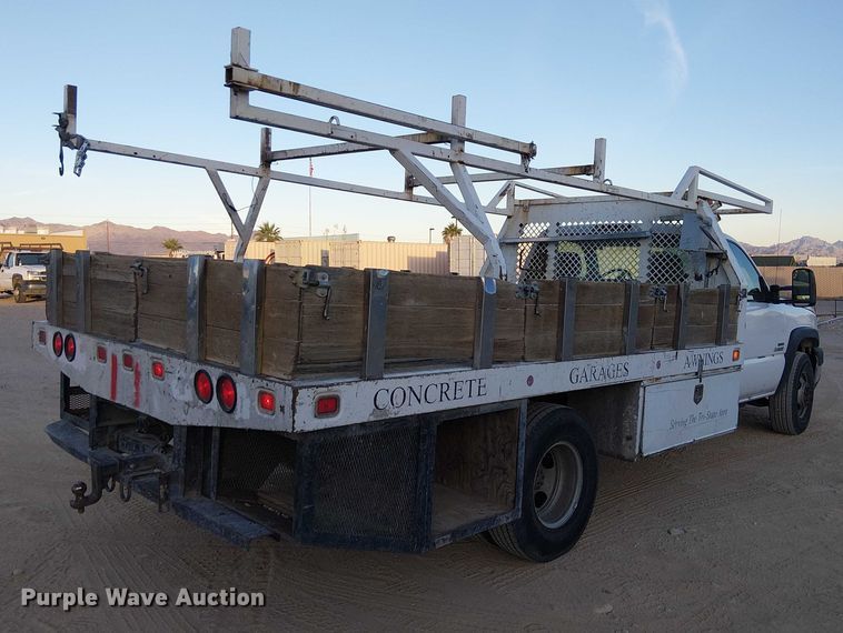 image for item EC1317 2006 Chevrolet Silverado 3500 flatbed pickup truck