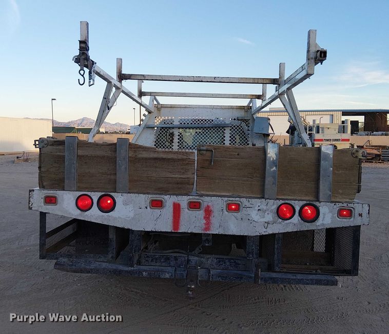 image for item EC1317 2006 Chevrolet Silverado 3500 flatbed pickup truck