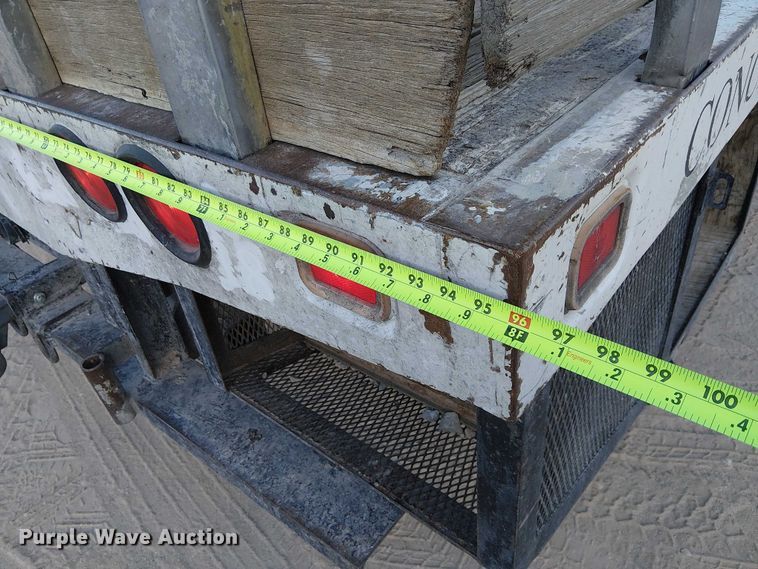 image for item EC1317 2006 Chevrolet Silverado 3500 flatbed pickup truck