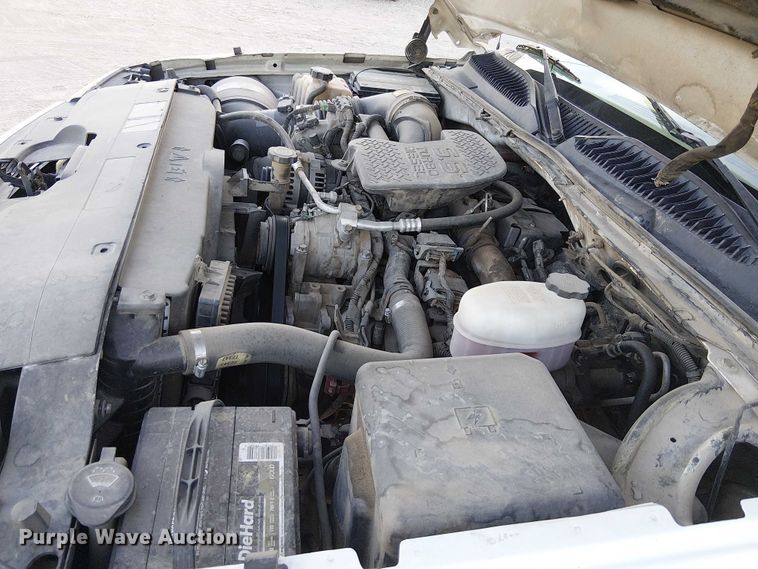 image for item EC1317 2006 Chevrolet Silverado 3500 flatbed pickup truck