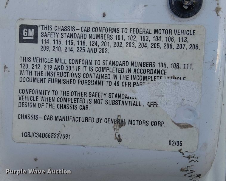 image for item EC1317 2006 Chevrolet Silverado 3500 flatbed pickup truck