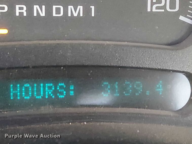 image for item EC1317 2006 Chevrolet Silverado 3500 flatbed pickup truck