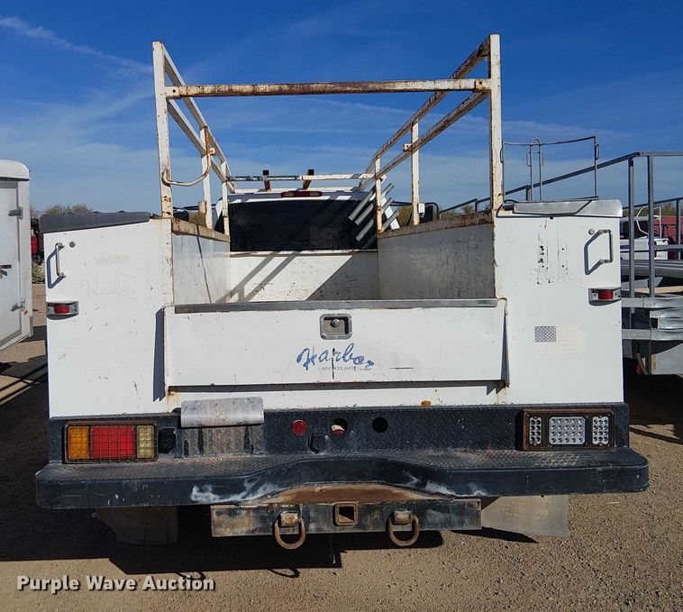 image for item EC1326 2005 Chevrolet Silverado 3500 utility bed pickup truck