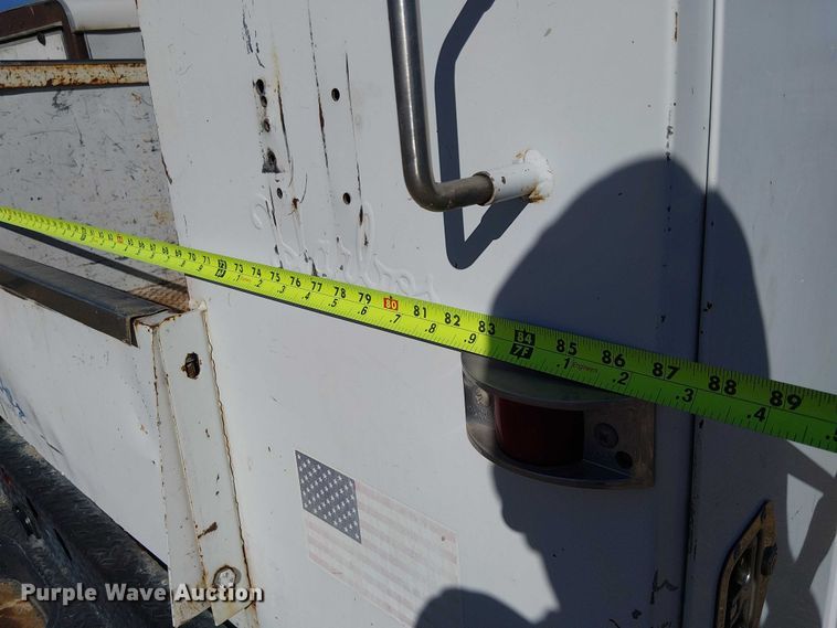 image for item EC1326 2005 Chevrolet Silverado 3500 utility bed pickup truck