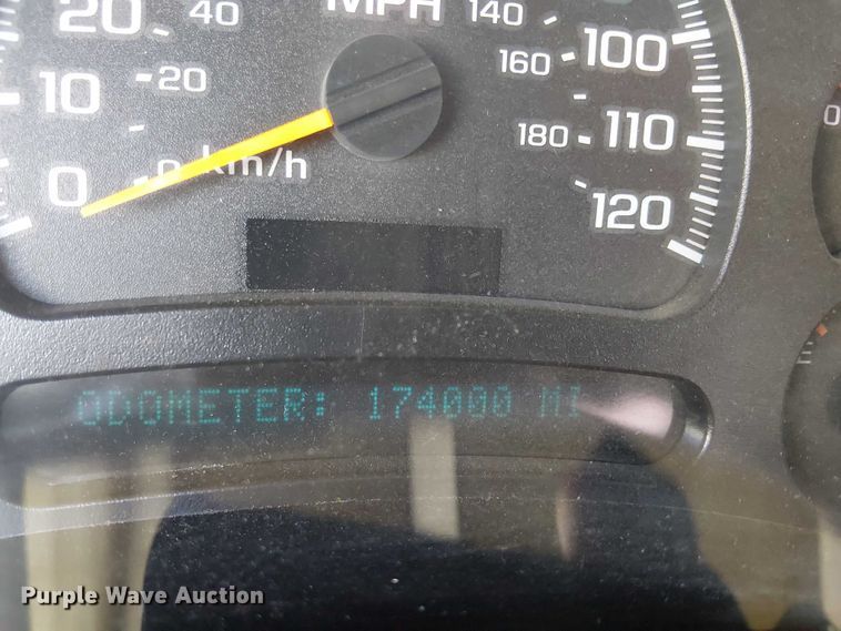 image for item EC1326 2005 Chevrolet Silverado 3500 utility bed pickup truck