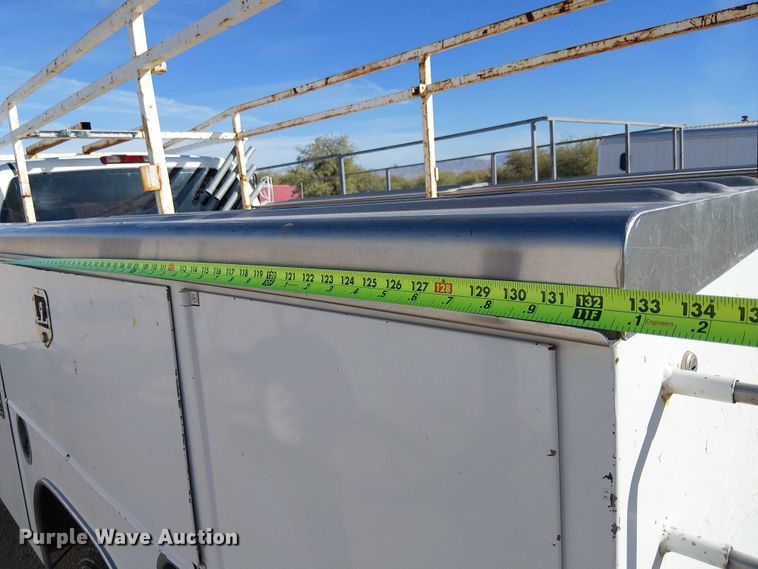 image for item EC1326 2005 Chevrolet Silverado 3500 utility bed pickup truck