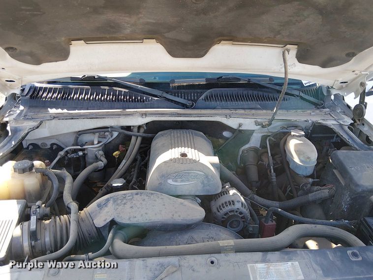 image for item EC1326 2005 Chevrolet Silverado 3500 utility bed pickup truck