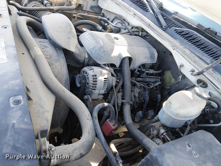 image for item EC1326 2005 Chevrolet Silverado 3500 utility bed pickup truck