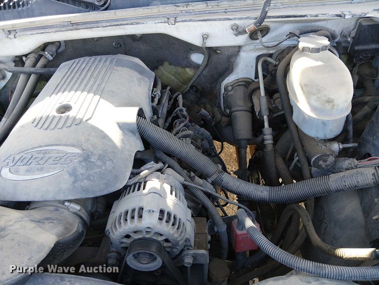 image for item EC1326 2005 Chevrolet Silverado 3500 utility bed pickup truck