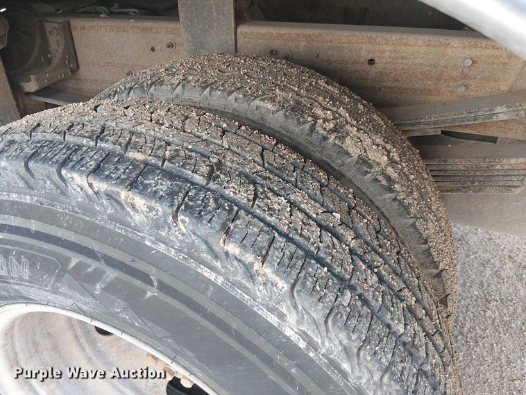 image for item EC1326 2005 Chevrolet Silverado 3500 utility bed pickup truck