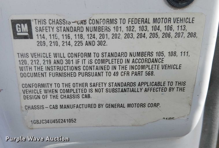 image for item EC1326 2005 Chevrolet Silverado 3500 utility bed pickup truck