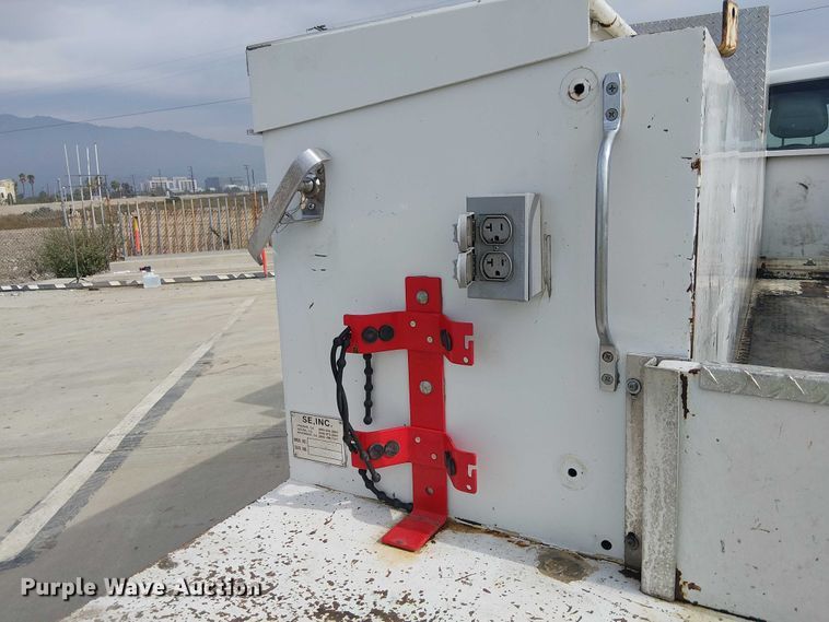 image for item EC1330 2012 Ford F550 Super Duty utility / service truck