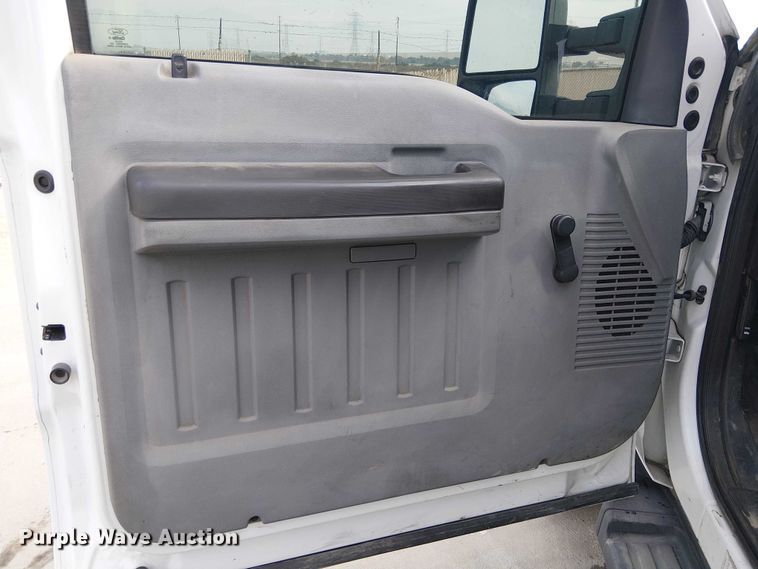 image for item EC1330 2012 Ford F550 Super Duty utility / service truck