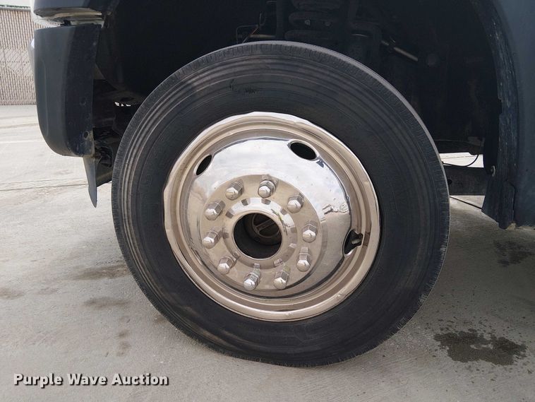 image for item EC1330 2012 Ford F550 Super Duty utility / service truck