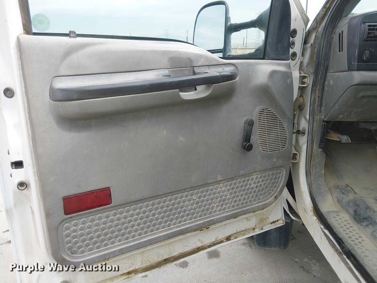 image for item EC1331 2006 Ford F450 Super Duty utility / service truck