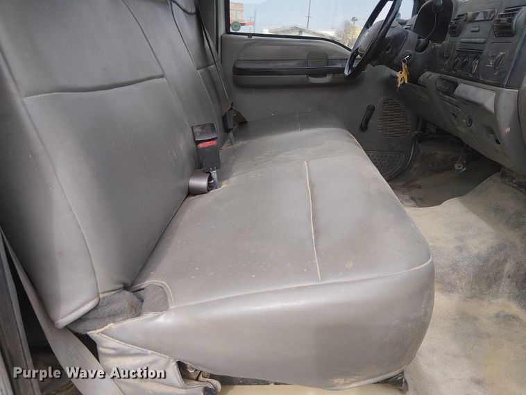 image for item EC1331 2006 Ford F450 Super Duty utility / service truck