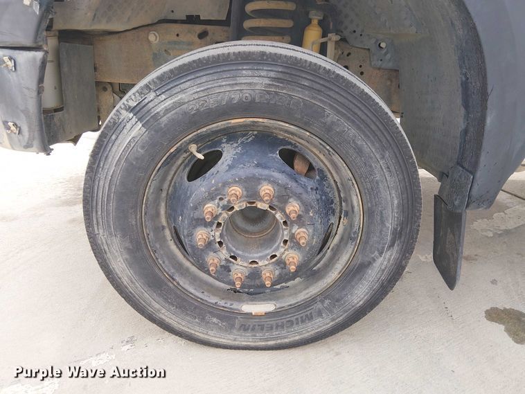 image for item EC1331 2006 Ford F450 Super Duty utility / service truck