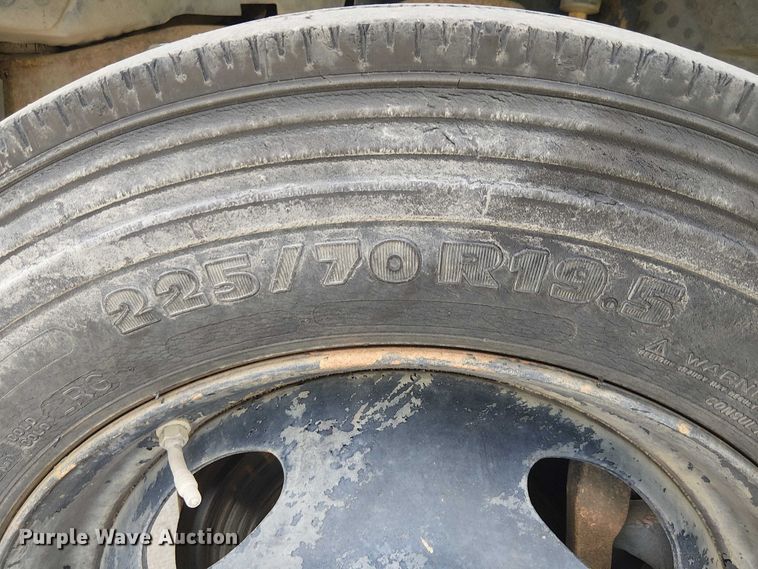 image for item EC1331 2006 Ford F450 Super Duty utility / service truck