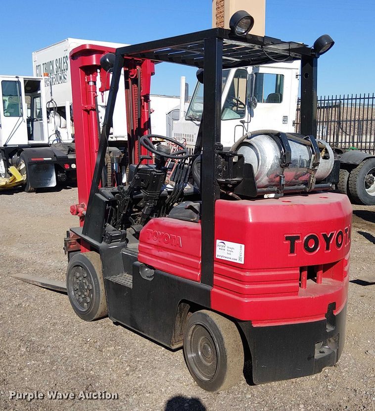 image for item EC1348 1995 Toyota 5FGC25 forklift