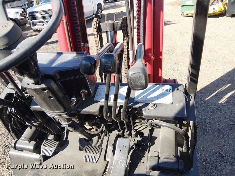 image for item EC1348 1995 Toyota 5FGC25 forklift