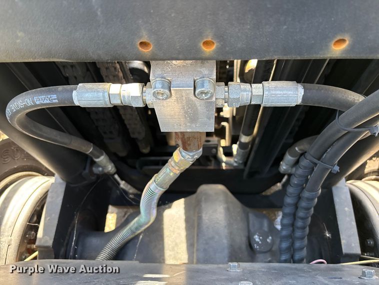 image for item EC3911 2015 Clark C25 forklift