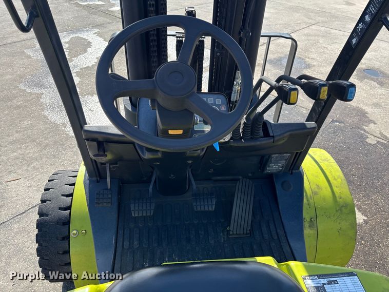 image for item EC3911 2015 Clark C25 forklift