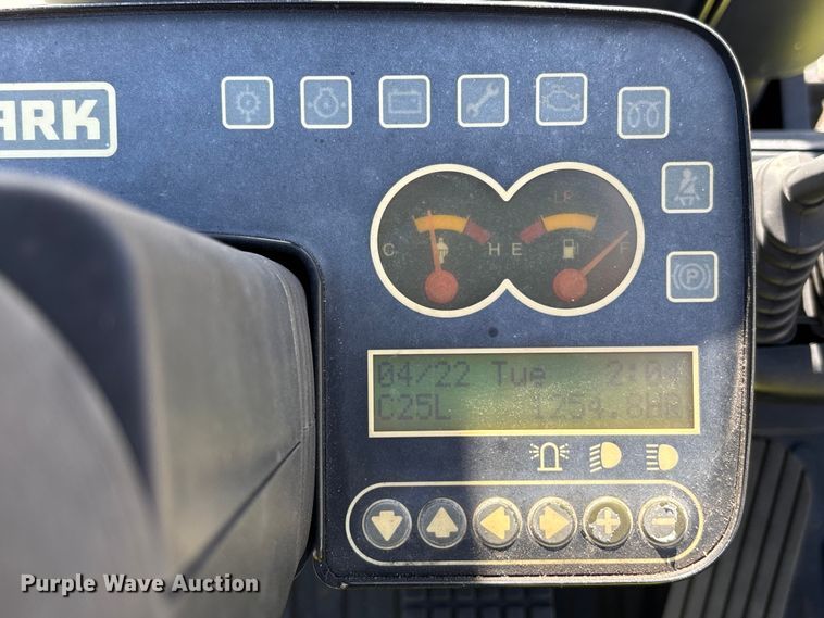 image for item EC3911 2015 Clark C25 forklift