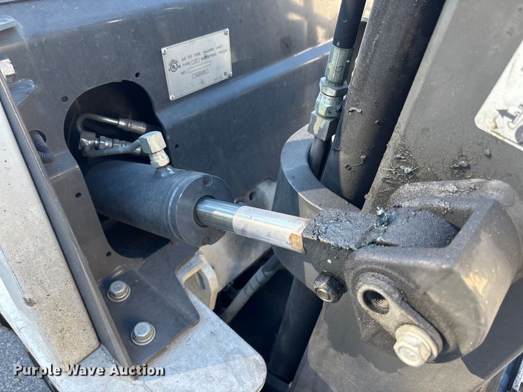 image for item EC3914 2017 UniCarriers PF50 forklift