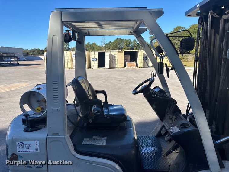 image for item EC3914 2017 UniCarriers PF50 forklift