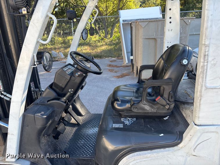 image for item EC3914 2017 UniCarriers PF50 forklift