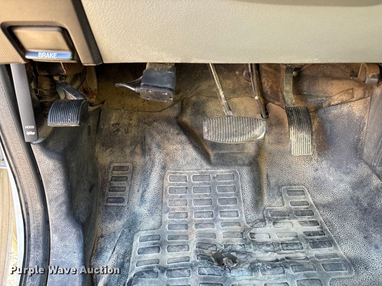 image for item EC8076 2015 Ford F450 truck cab and chassis