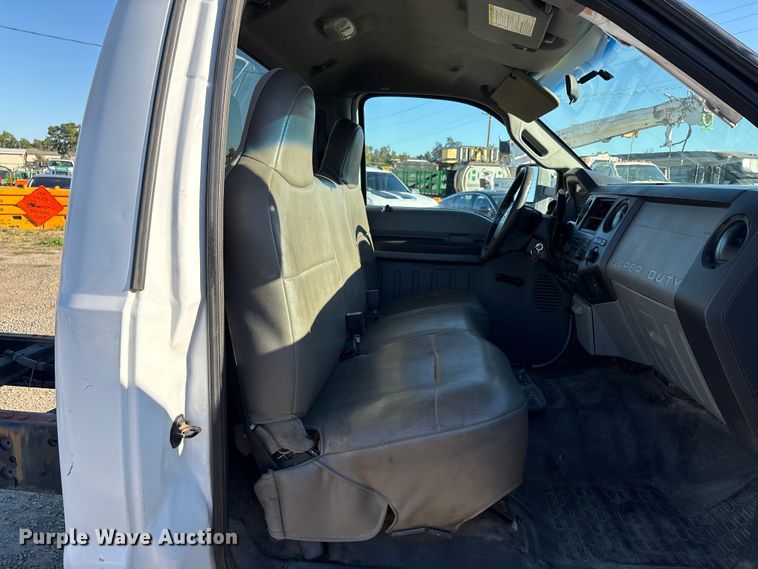 image for item EC8076 2015 Ford F450 truck cab and chassis