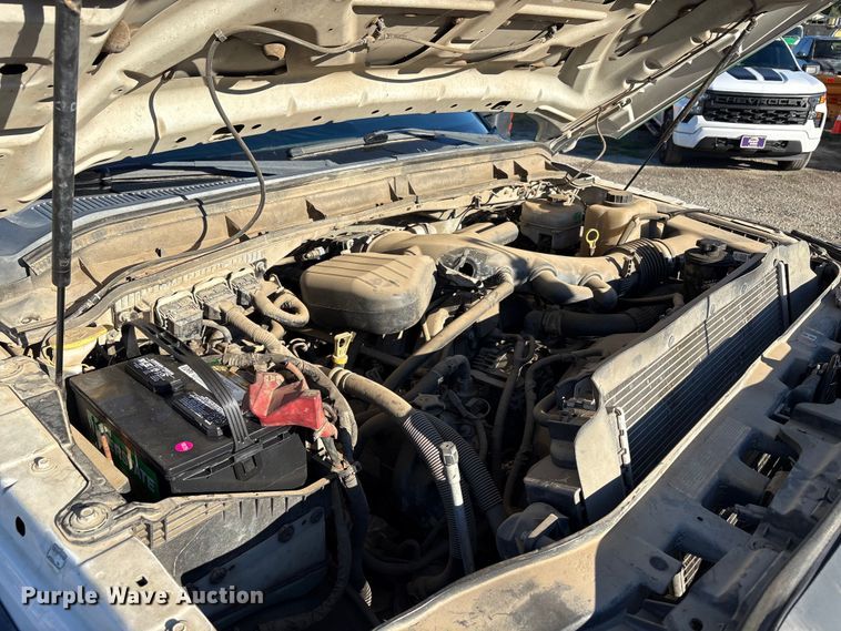 image for item EC8076 2015 Ford F450 truck cab and chassis