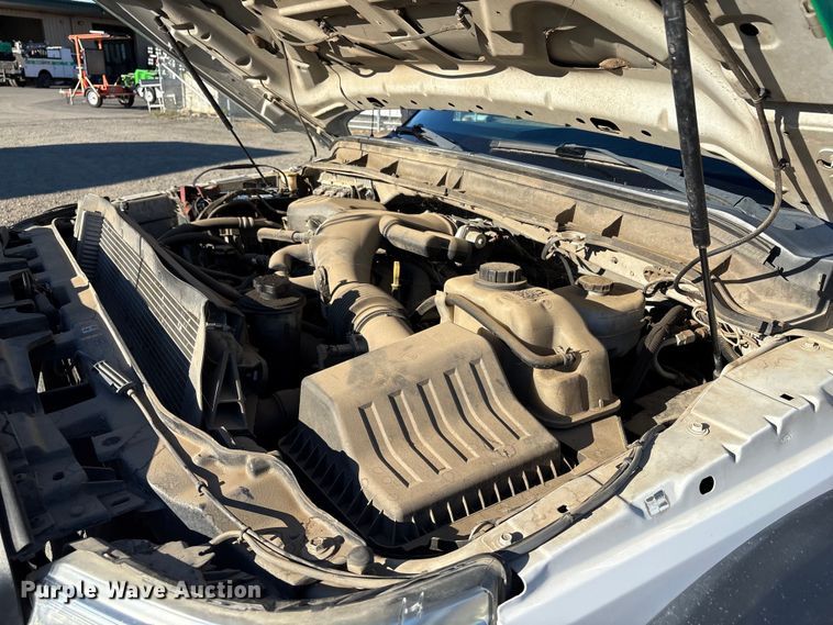 image for item EC8076 2015 Ford F450 truck cab and chassis