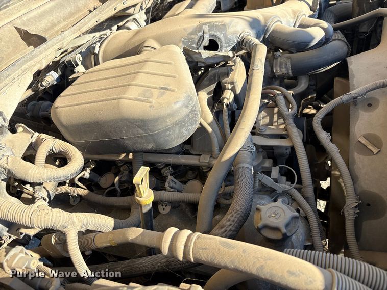 image for item EC8076 2015 Ford F450 truck cab and chassis