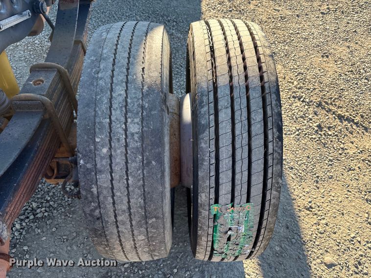 image for item EC8076 2015 Ford F450 truck cab and chassis