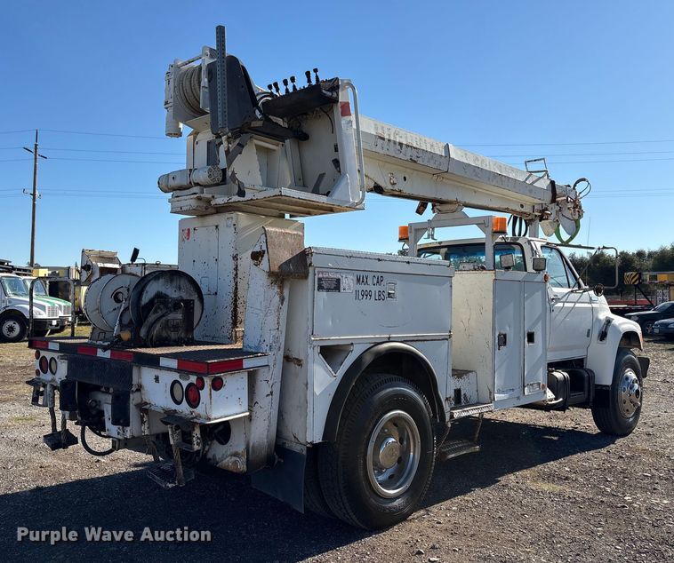 image for item EC8077 1995 Ford F800 digger derrick truck