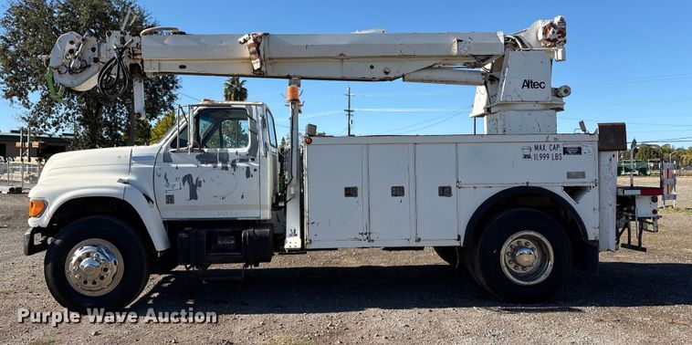 image for item EC8077 1995 Ford F800 digger derrick truck
