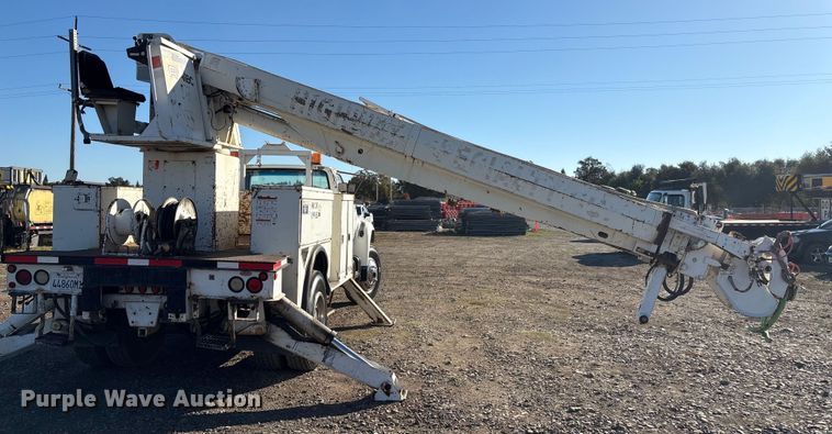 image for item EC8077 1995 Ford F800 digger derrick truck