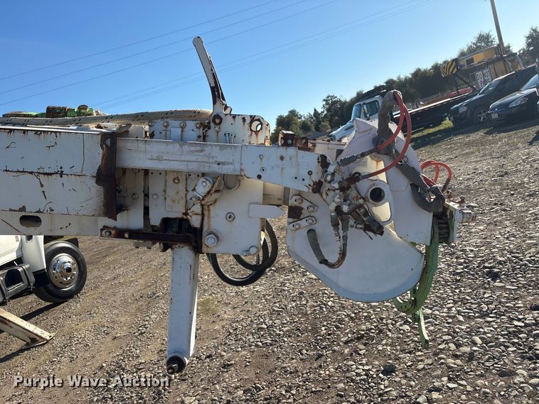 image for item EC8077 1995 Ford F800 digger derrick truck