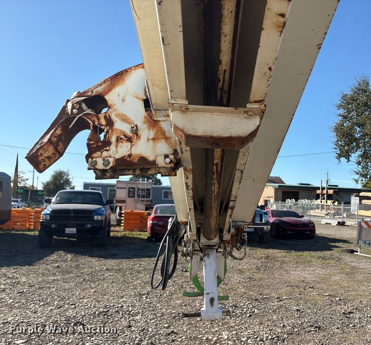 image for item EC8077 1995 Ford F800 digger derrick truck