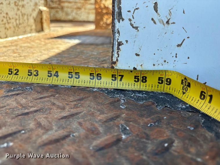 image for item EC8077 1995 Ford F800 digger derrick truck